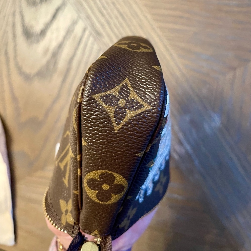 Authentic Louis Vuitton Mini Pochette Accessoires Christmas Vivienne Vendome - Picture 16 of 16